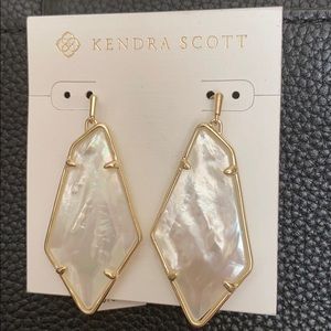 Kendra Scott Emilia gold mother of pearl earrings